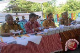Pemko santuni keluarga KPPS yang meninggal dunia