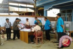 PLN Bantu Mesin Genset Untuk Penghitungan Suara