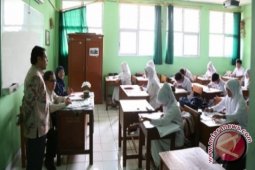 Wawako Pangkalpinang Pantau Pelaksanaan Ujian Nasional