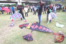 Masyarakat isi liburan dengan "Geulayang Tunang"