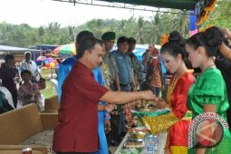 Tradisi "Nuju Jerami" Ungkapan Rasa Syukur