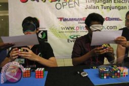 Kubus Rubik Ultah ke-40