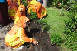 Tanam Bunga "Hari Bumi"