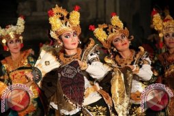 ISI Denpasar  Peringati Hari Tari Sedunia
