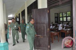 Bupati Bangka Pantau UN SMP