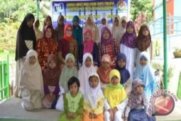 Dharma Wanita  PDAM Tirta Kencana Kunjungi  Pesantren  Rahmatullah
