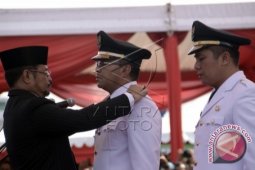 Pomanto-Rizal Dilantik di Anjungan Pantai Losari