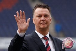 Manchester United Masih Menantikan Van Gaal