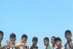 Siswa Diwajibkan Pakai Batik Hindari Corat-Coret