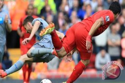 Dummett Dapat Ancaman Pembunuhan Akibat Cederai Suarez