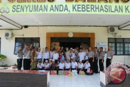 BANTU SEMBAKO DAN ALAT TULIS