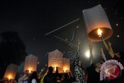 Lampion Waisak Simbol Perdamaian
