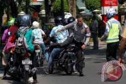Polisi Bubarkan Konvoi Kelulusan