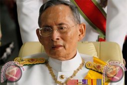 Raja Thailand Peringati 64 Tahun Naik Takhta