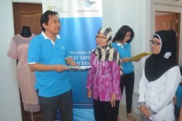 Garuda Bina Perajin Tenun Sambas Menuju Pasar Internasional