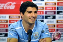 Luis Suarez cetak gol ke-100 untuk Barcelona