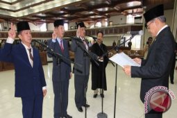 Tiga Legisalator Baru Dilantik