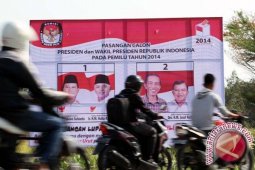 Memburu keberpihakan massa mengambang