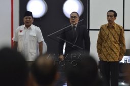 Debat Capres - Pendukung Prabowo dan Jokowi Adu "Yel-yel"