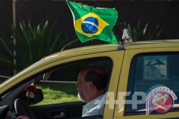 Penggemar Inggris ditahan karena merampok supir taksi