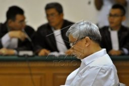 Akil Mochtar Divonis Penjara Seumur Hidup
