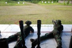 Latihan Menembak