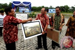 BELI FOTO PASAR TERAPUNG