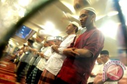 MUHAMMADIYAH LAKSANAKAN TARAWIH