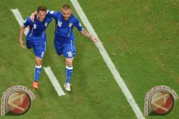 Balotelli Bawa Italia Benamkan Inggris 2-1