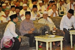 Jokowi-JK Memulai Kampanye dengan Tumpengan