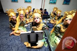Berfoto Selfie Tongsis