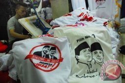 Dukung Prabowo-Hatta relawan layani sablon gratis