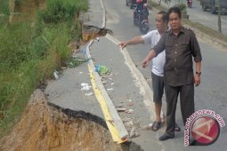 Jalan Poros Samarinda-Kukar Ambles