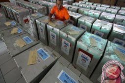 KPU Bangka Barat Buka Seluruh Kotak Suara