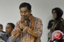 KPK tahan Wali Kota Palembang dan istrinya