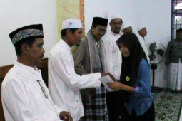Perkumpulan Saroha Landak Beri Santunan Anak Yatim Piatu