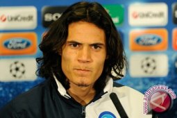 Manchester United dan Chelsea berebut Cavani