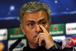 Felipe Luis gantikan Ashley Cole