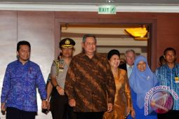 LKBN ANTARA Anugerahi Ibu Ani Sebagai Tokoh Peduli Peningkatan Kecerdasan Anak Indonesia