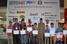 PKPU Fasilitasi 50 Anak Yatim Belanja Gratis