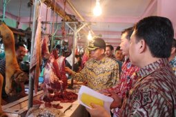 Harga BBM Turun, Harga Bahan Pokok Belum Turun