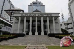 MK izinkan KPU buka kotak suara