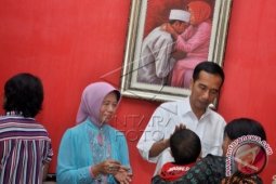 Ribuan Warga Hadiri Open House Jokowi di Solo