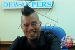 Ahmad Dhani Datangi Dewan Pers
