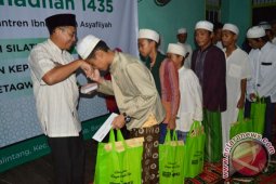 BERBAGI DENGAN SESAMA