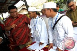DIALOG DENGAN PETUGAS TPS