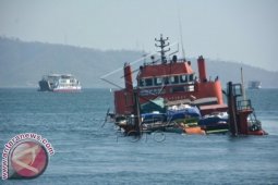 Evakuasi Truk Kapal Tenggelam Tunggu Alat Berat
