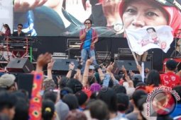Konser Salam Dua Jari