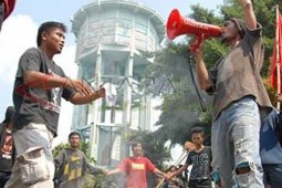 Rakyat Palestina Protes Pengakuan AS