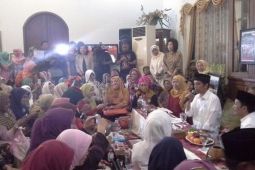 Jokowi Temui Relawan Muslimat